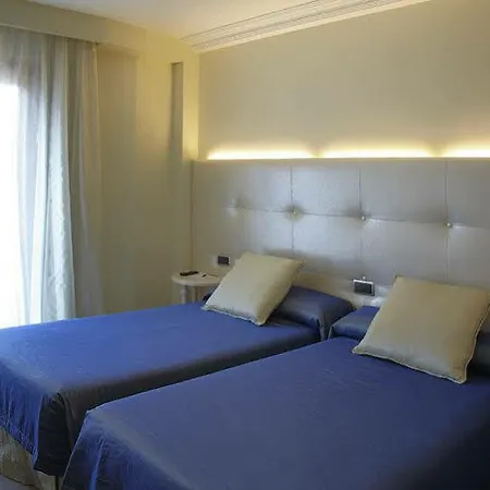Отель Campoamor