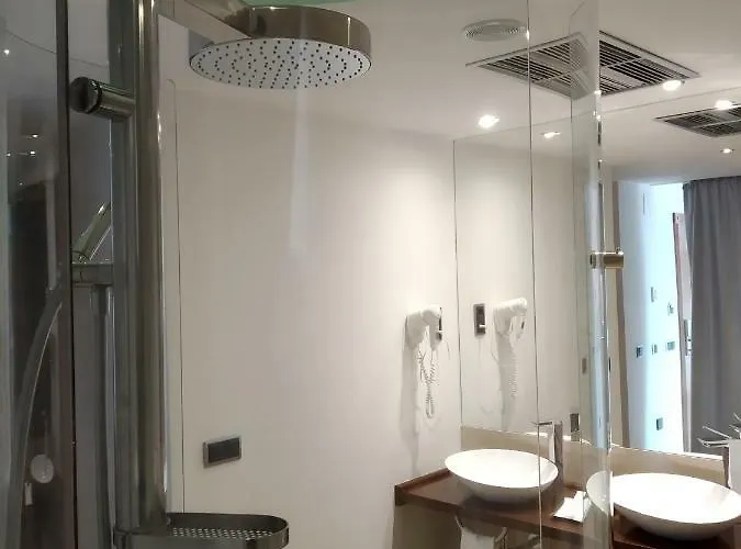 Готель Campoamor